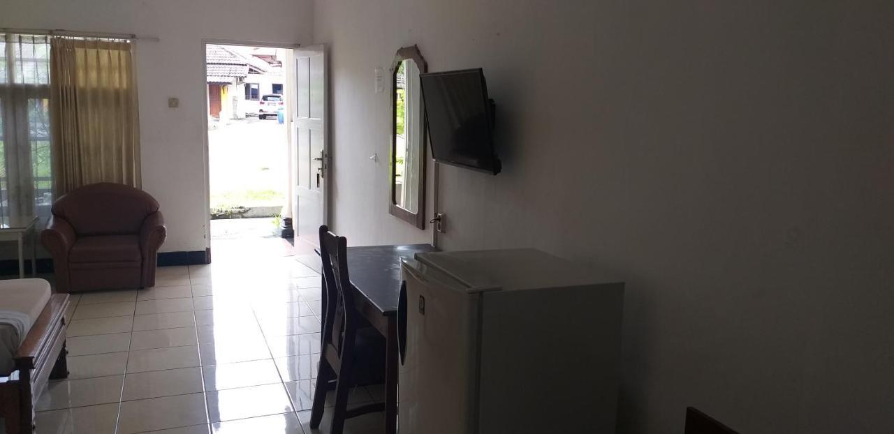 Intan Hotel Purwakarta Exterior foto