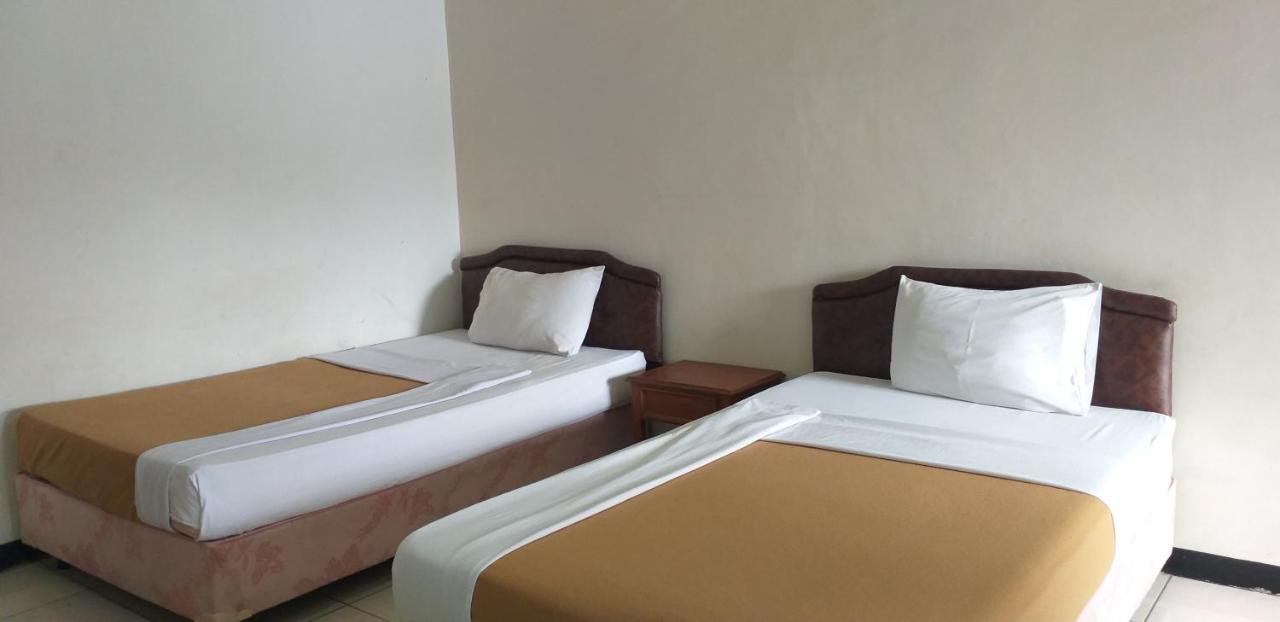 Intan Hotel Purwakarta Exterior foto