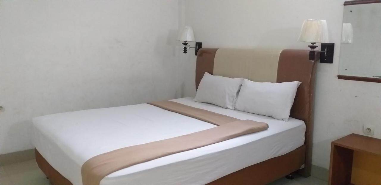 Intan Hotel Purwakarta Exterior foto