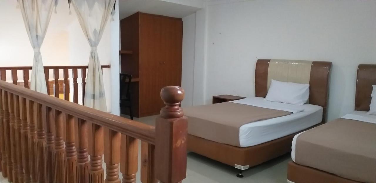 Intan Hotel Purwakarta Exterior foto