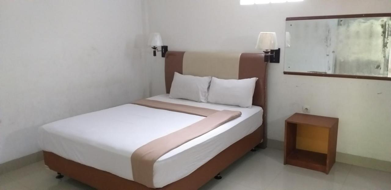 Intan Hotel Purwakarta Exterior foto